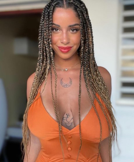 Miiaroma2 naked onlyfans leaked