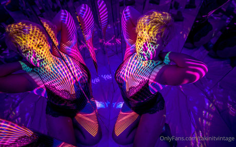 takinitvintage strip onlyfans