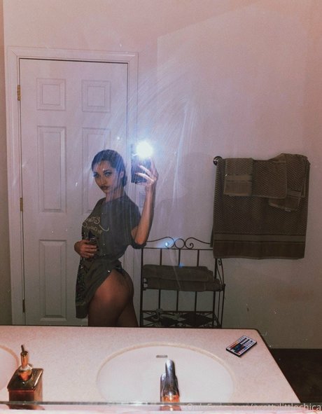 prettylittlechica onlyfans striptease