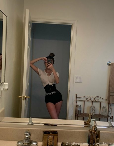 prettylittlechica Profile pic