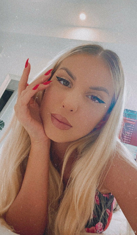 tonnia nudes onlyfans leaks