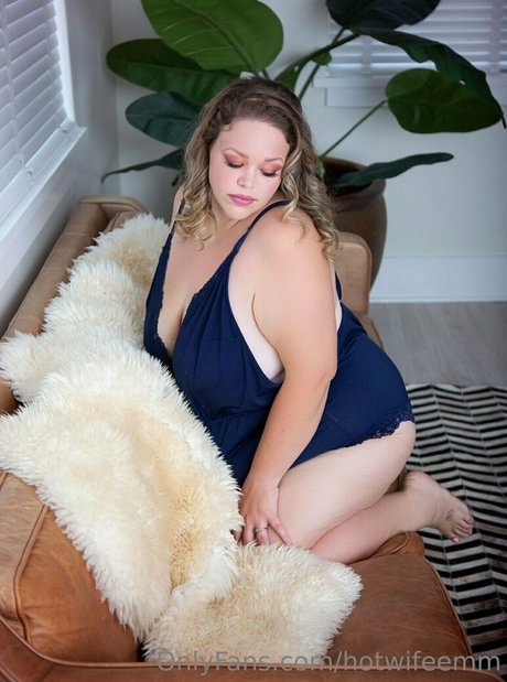 hotwifeemm onlyfans nudes leaks