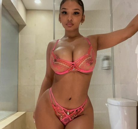 Selina Rubinstein topless onlyfans