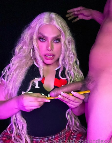 xxxblondiexxx boobs onlyfans