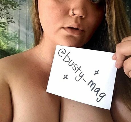 Busty Magazine leak onlyfans