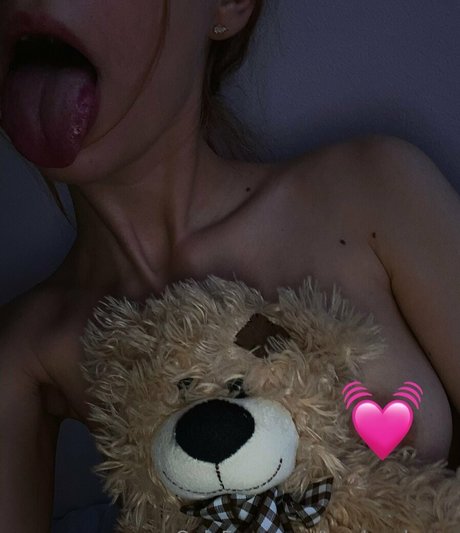 tender cherry onlyfans striptease