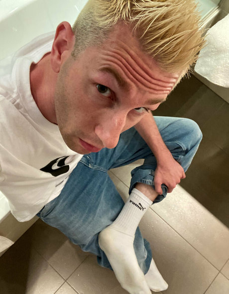 rubberskaterboy only fans pictures