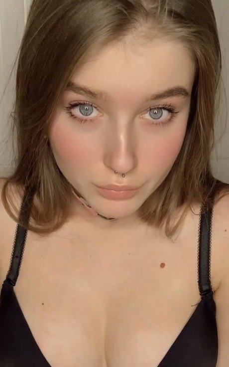 mycourtneyfrost leaked onlyfans photos