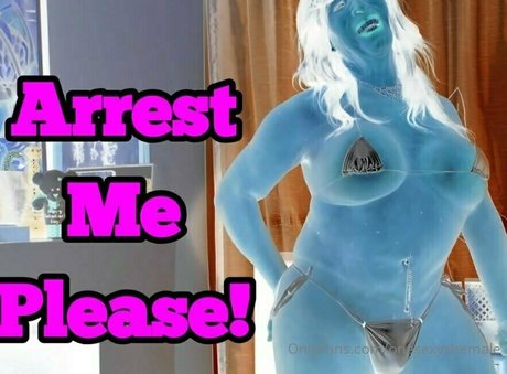 onesexyshemale is on onlyfans