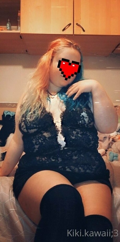 kiki kawaii 98 onlyfans striptease