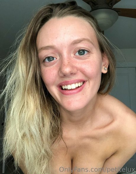 petitelux onlyfans nudes leaks