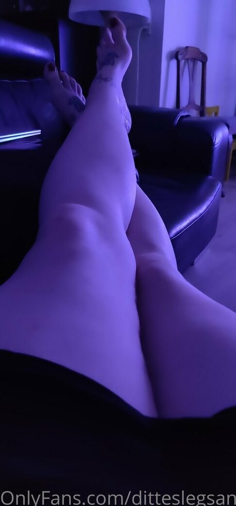 ditteslegsandfeet onlyfans strip