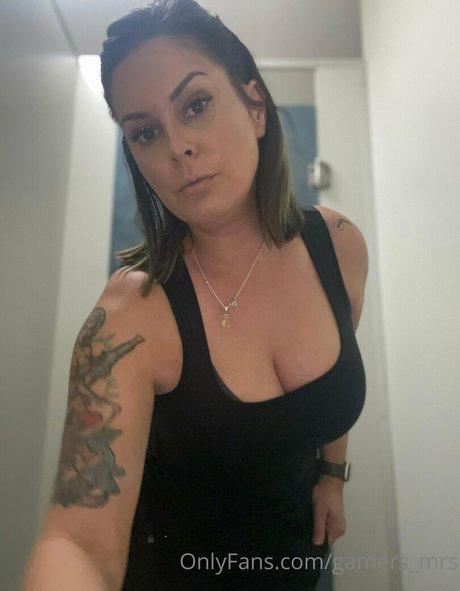 gamers mrs onlyfans model