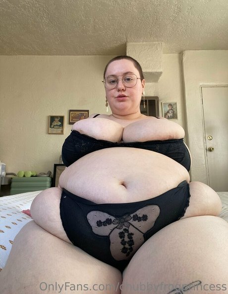 chubbyfrogprincess onlyfans leaked pics