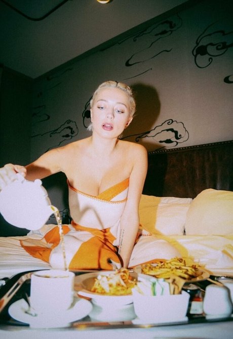 carolinevreeland onlyfans for free