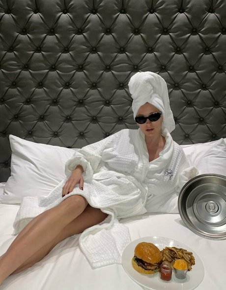 carolinevreeland xxx only fans