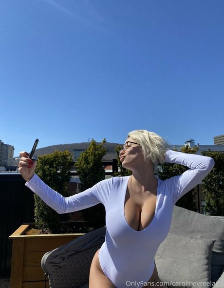 carolinevreeland only fans leaks