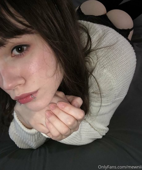 Mewnii hot onlyfans