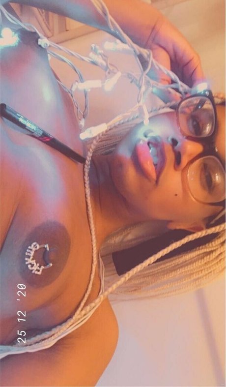 Cloudy Vi onlyfans creator