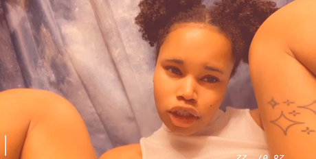 Cloudy Vi only fans sex