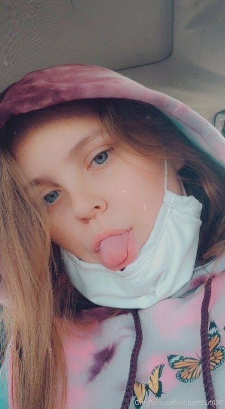 xbluntslut696 onlyfans naked