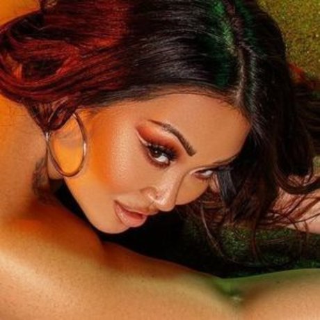 misstokyoleigh onlyfans boobs