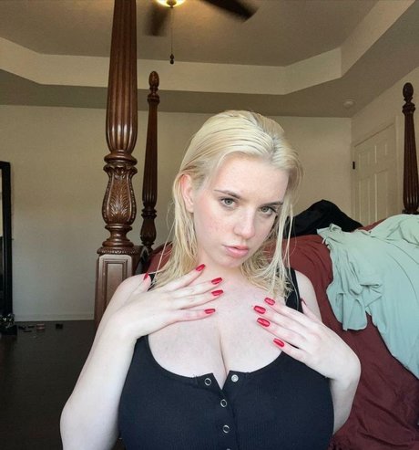 Xohalz444 onlyfans desnuda