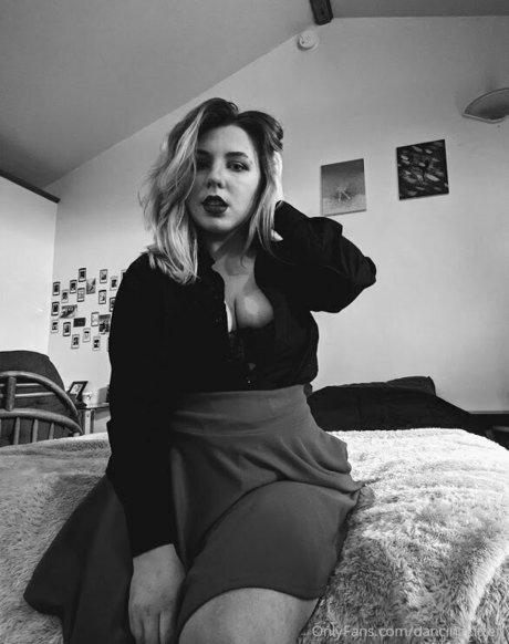 farm onlyfans sexy self-portrait