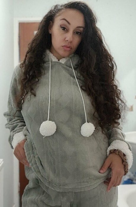 xprettyx20 topless onlyfans