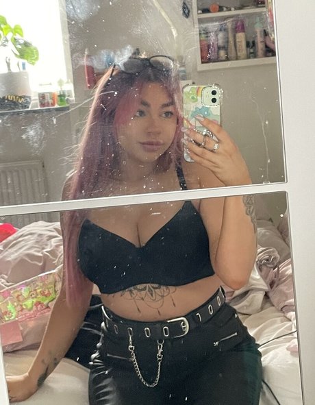 Joy Blue feet onlyfans