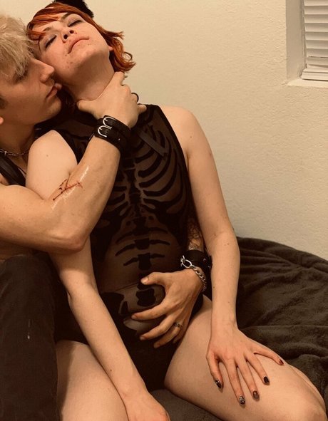 naughtylittlekitten93 naked onlyfans