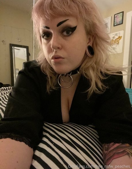 free nsfw peaches_ onlyfans desnuda