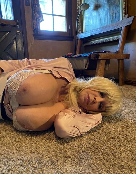 burbankbombershelly onlyfans fotos