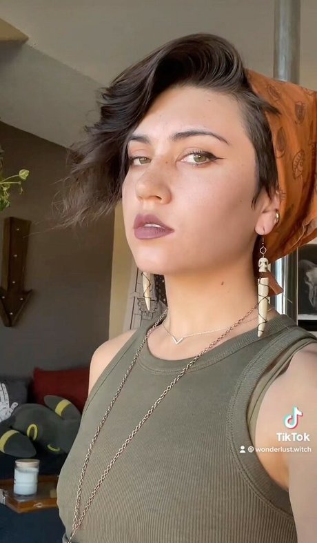 Olivia Graves onlyfans images