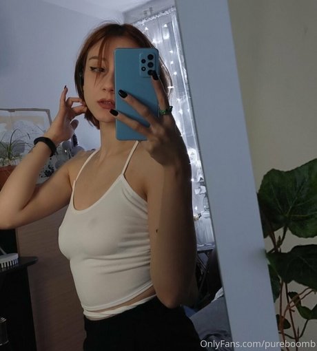 pure carlyy naked only fans