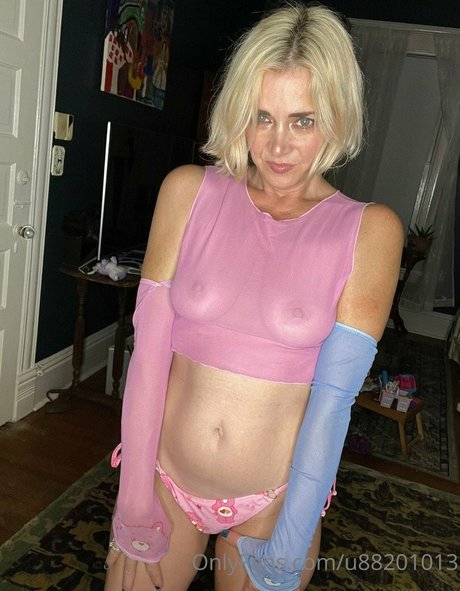 Discorella711 onlyfans model photo