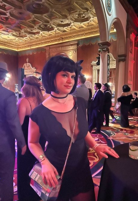 Allie Goertz sex onlyfans