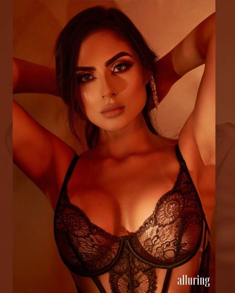 Daniela Velez onlyfans picture