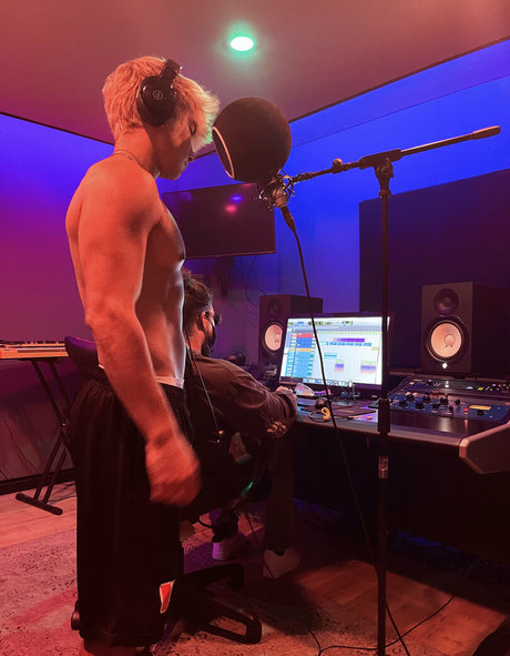 prettyboyaedan onlyfans leak nude