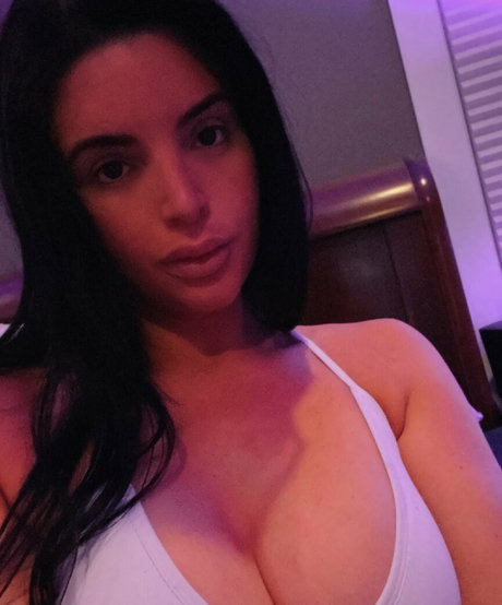 adrianaw onlyfans leaks.