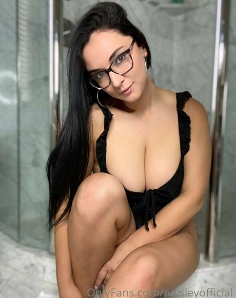 paisleyofficial onlyfans posts