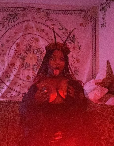 emithegoddess onlyfans for free