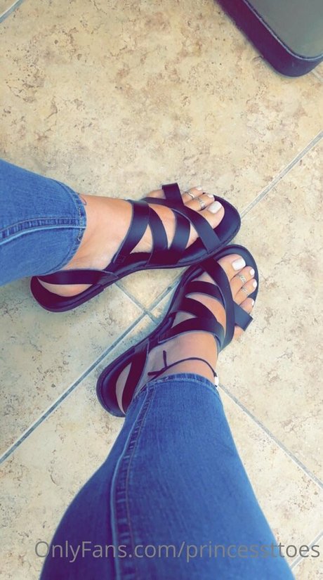princessttoes only fans pics
