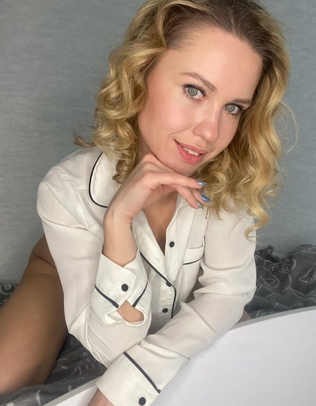 alina my onlyfans model images