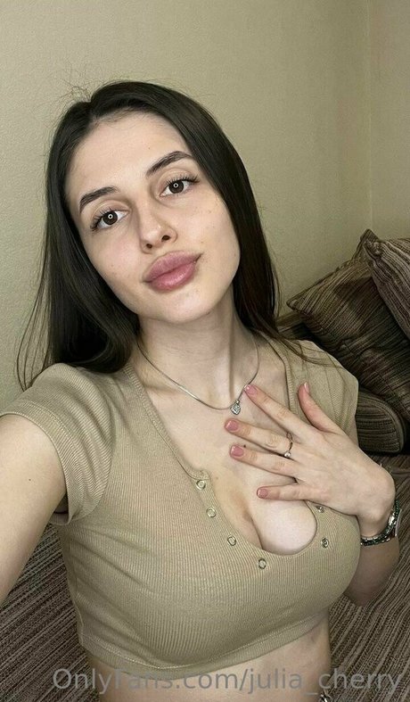 julia cherry leaked nudes onlyfans