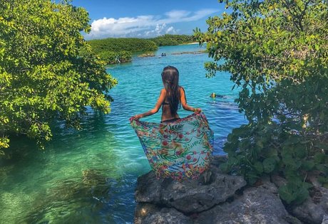 Alicia Londono onlyfans leak ass