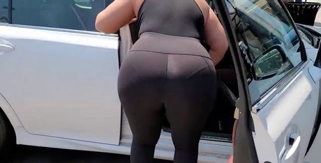 All Things Ely onlyfans nude leaked