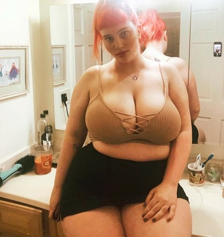 Nikkimichay nude onlyfans pics