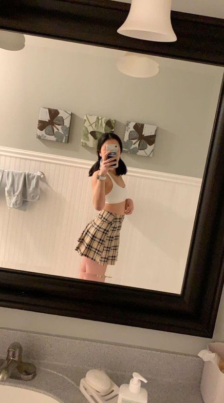 Alison L onlyfans nude leaks