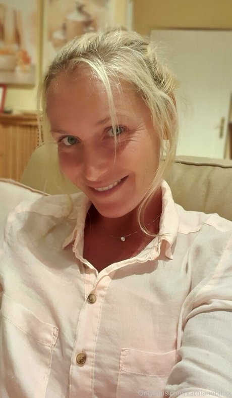 hottest ebony onlyfans top illustration